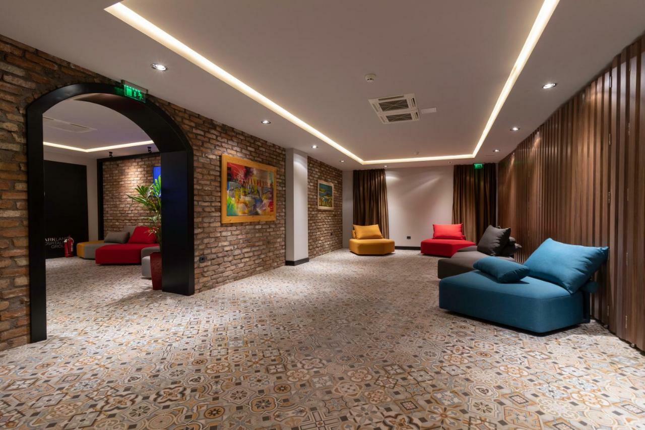 Next Door Park Hotel Skopje Exterior photo