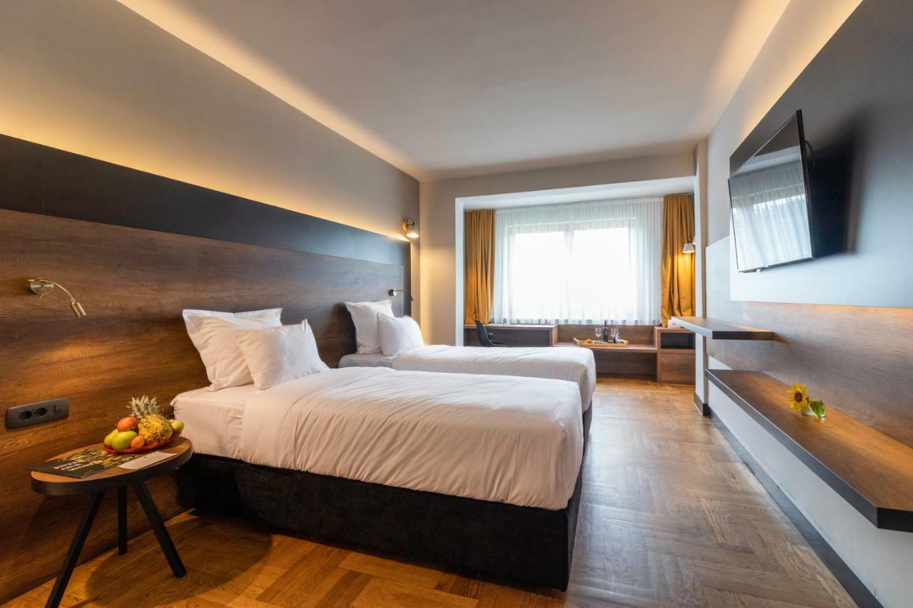 Next Door Park Hotel Skopje Exterior photo